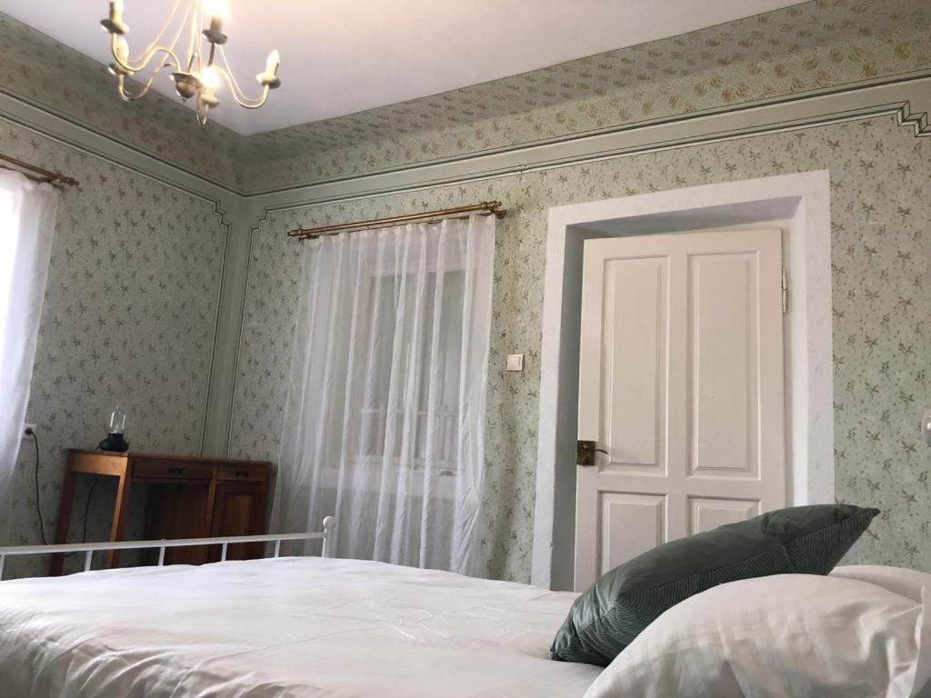 Texas House Guest House Novaci-Straini Ngoại thất bức ảnh